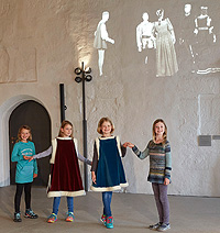 Kinder in der Cadolzburg Bild: Kinder in der Cadolzburg