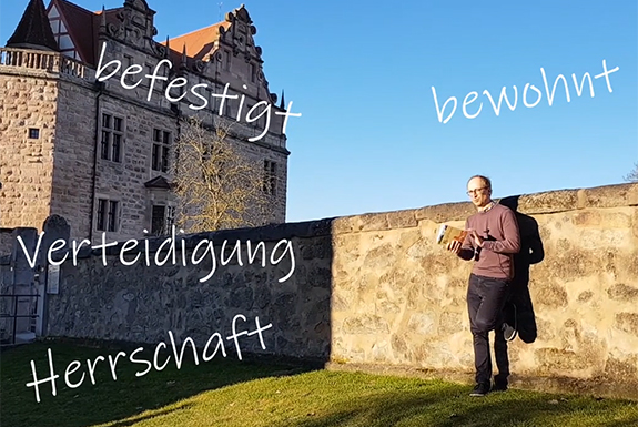 Szene aus dem interaktiven Video "Was gehört alles zu einer Burg?" → externer Link zum Video externer Link zum interaktiven Video "Was gehört alles zu einer Burg?"